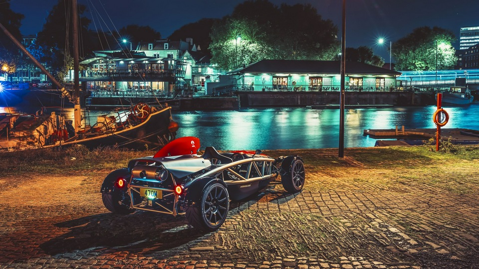 कस्टम कार 8 के