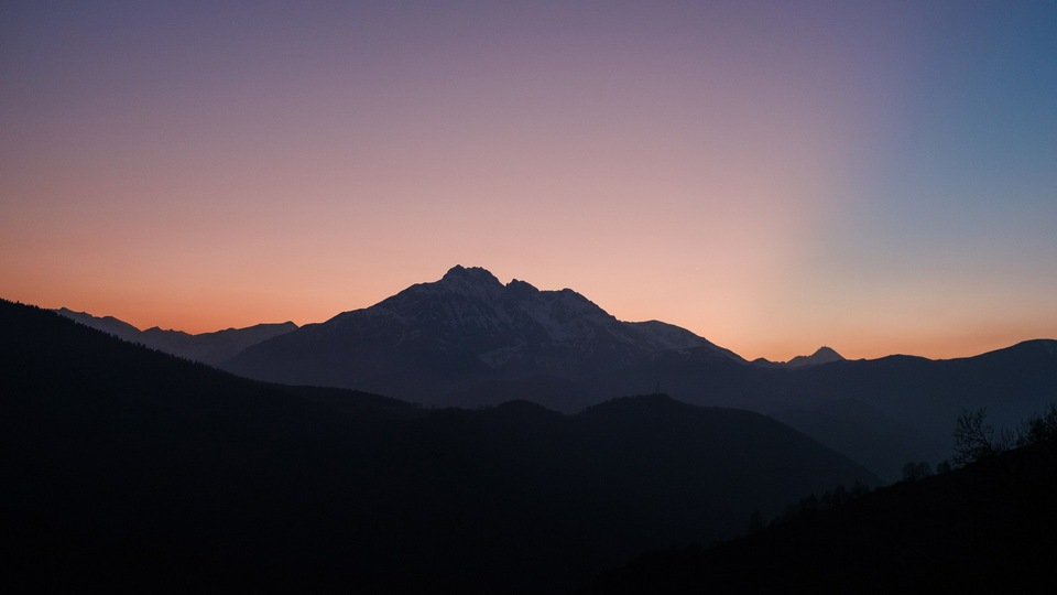 पहाड़ों पर अच्छा सूर्यास्त 4कश्मीर