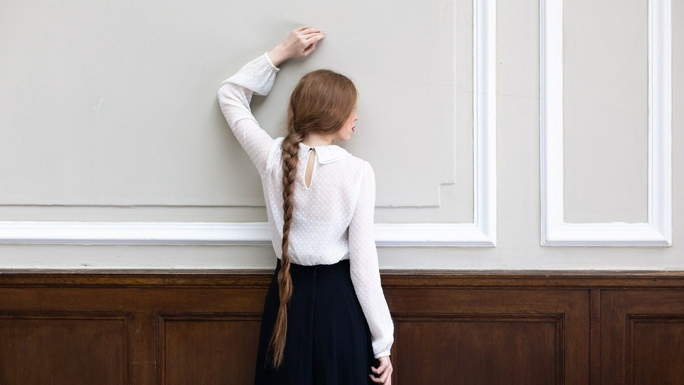 पोनीटेल के साथ मॉडल