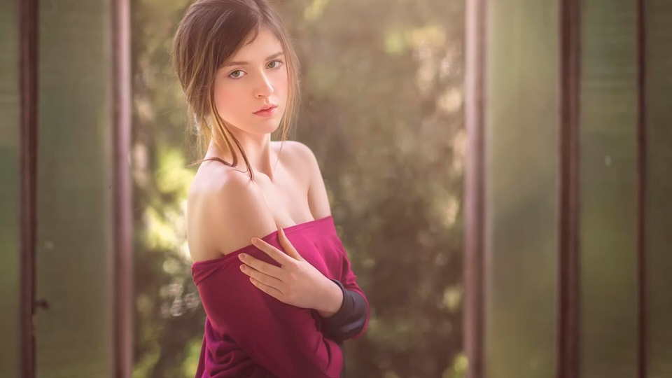 गुलाबी शीर्ष सेक्सी