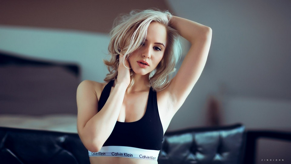 क्षेत्र 2 की गहराई में लड़की