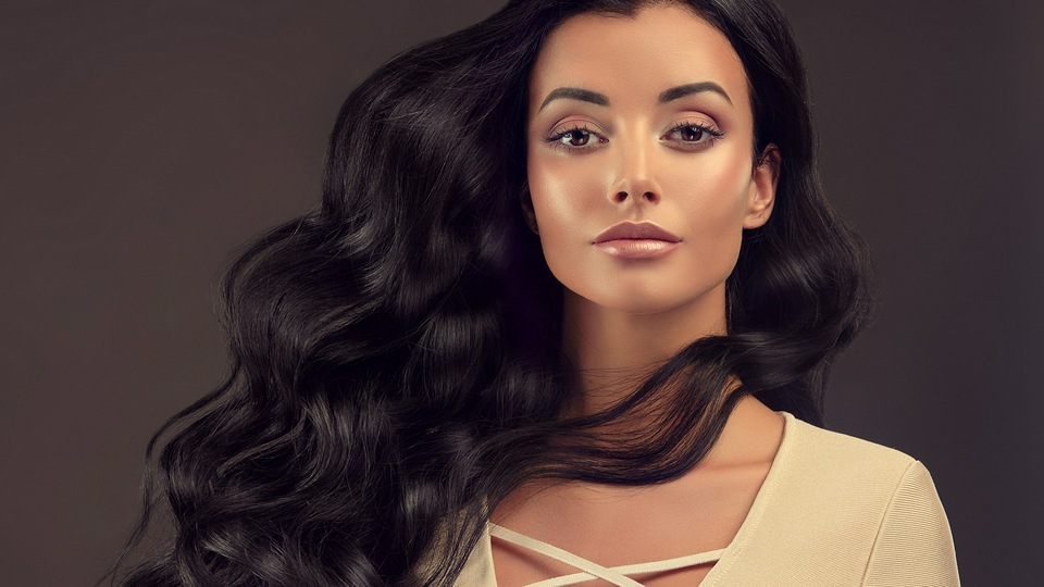 काले बाल मॉडल