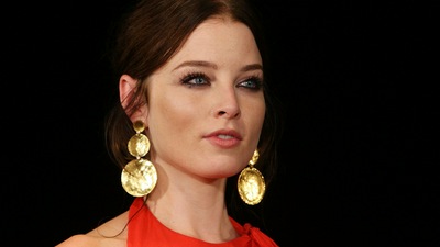 राहेल निकोल्स नीली आँखें