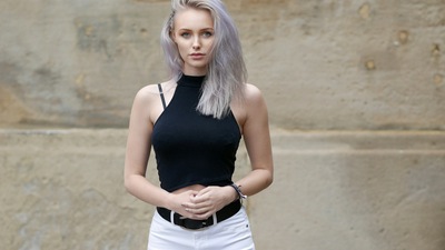 सफेद बाल लड़की