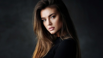 बहुत खूबसूरत लड़की को देख दर्शक